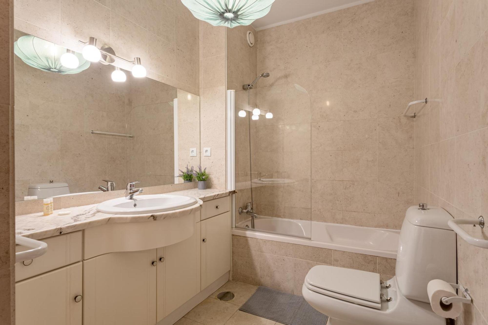 Joivy Stylish City Centre Flat With Parking Maía Exterior foto